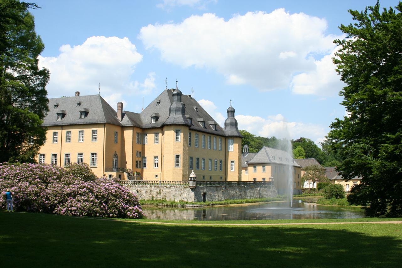 Hotel Schloss Dyck Jüchen Екстериор снимка